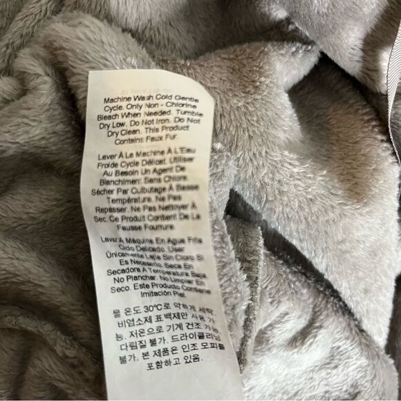 POTTERY BARN Robe Plush Faux Fur Hooded Belted Taupe Size Large - Picture 9 of 11